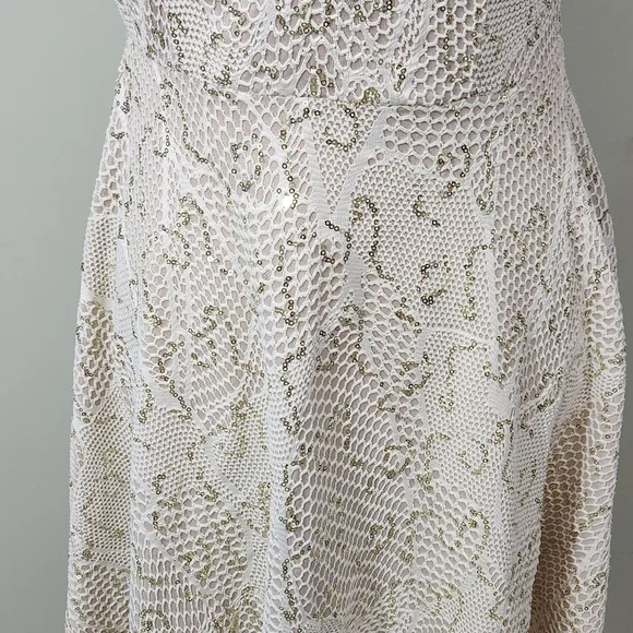 Gold sequined dress - Picture 4 of 8